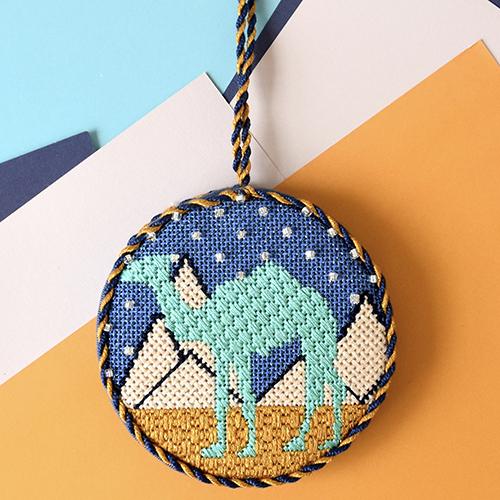 Camel Silhouette Round